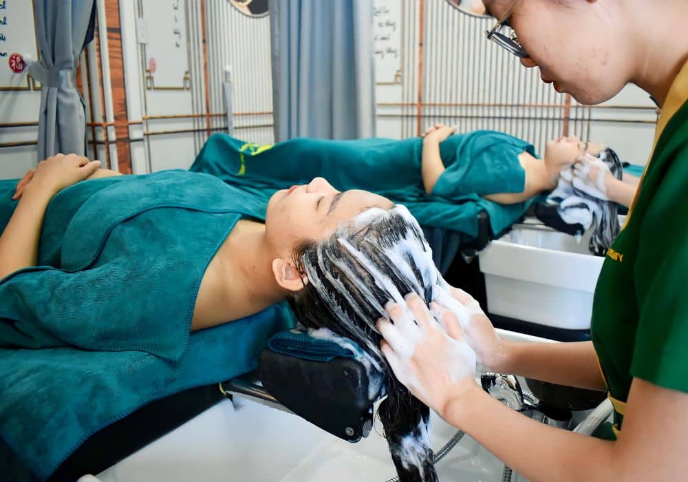 Bỏ túi TOP 14 tiệm gội đầu gần đây cực đã ngứa - bao phê TPHCM goi dau duong sinh tan binh3