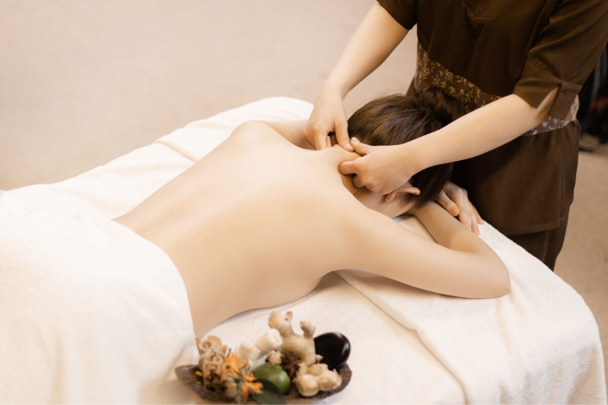 Top 10 Spa Trị Liệu Cổ Vai Gáy & Massage Cho Dân Văn Phòng Tốt Nhất Quận 1 Top 10 Spa Trị Liệu Cổ Vai Gáy & Massage Cho Dân Văn Phòng Tốt Nhất Quận 1