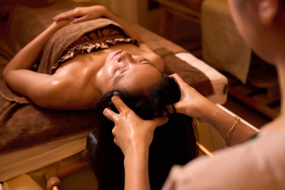 Gội Đầu Dưỡng Sinh Quận 10 – Trải Nghiệm Thư Giãn Đỉnh Cao Giữa Lòng Sài Gòn Gội đầu dưỡng sinh quận 10