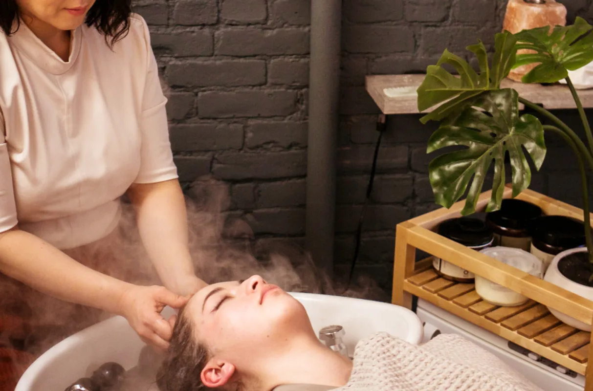 Therapeutic Hair Wash in District 10 – Top Relaxation in Saigon therapeutic hair wash district 10