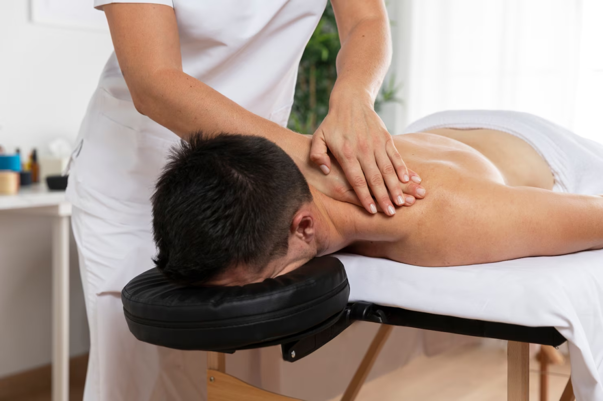 massage cổ vai gáy giảm đau