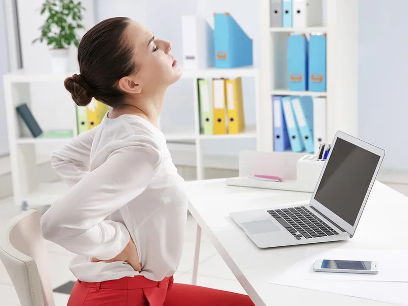 Thoát Vị Đĩa Đệm Có Nên Massage? Góc Nhìn Chuyên Sâu Từ Y Học Cổ Truyền Đến Thực Tiễn Trị Liệu thoát vị đĩa đệm có nên massage