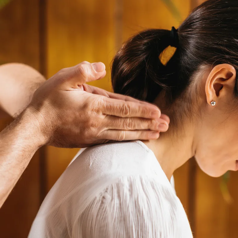 Bài Tập Cổ Vai Gáy Tại Nhà Sau Khi Massage: Bí Quyết Để Hiệu Quả Kéo Dài Cả Ngày bài tập cổ vai gáy tại nhà