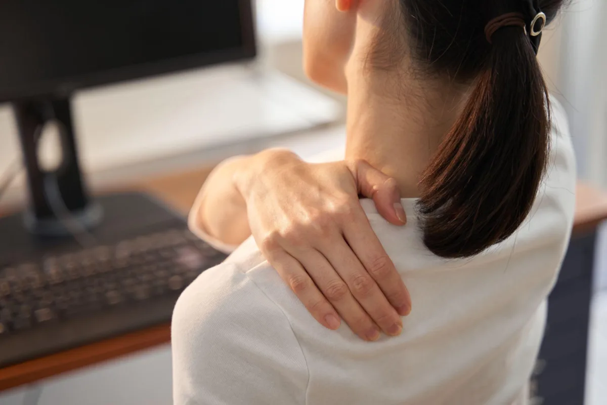 Bài Tập Cổ Vai Gáy Tại Nhà Sau Khi Massage: Bí Quyết Để Hiệu Quả Kéo Dài Cả Ngày bài tập cổ vai gáy tại nhà