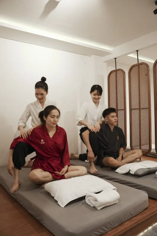 Neck & shoulder massage
