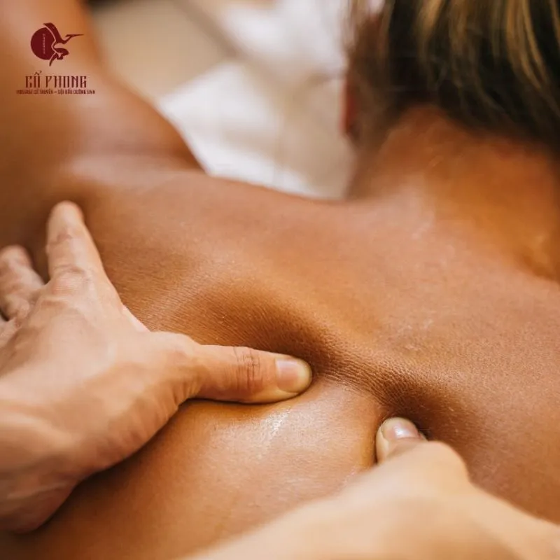 Soothing massage to relax the muscles before and after gua sha and cupping