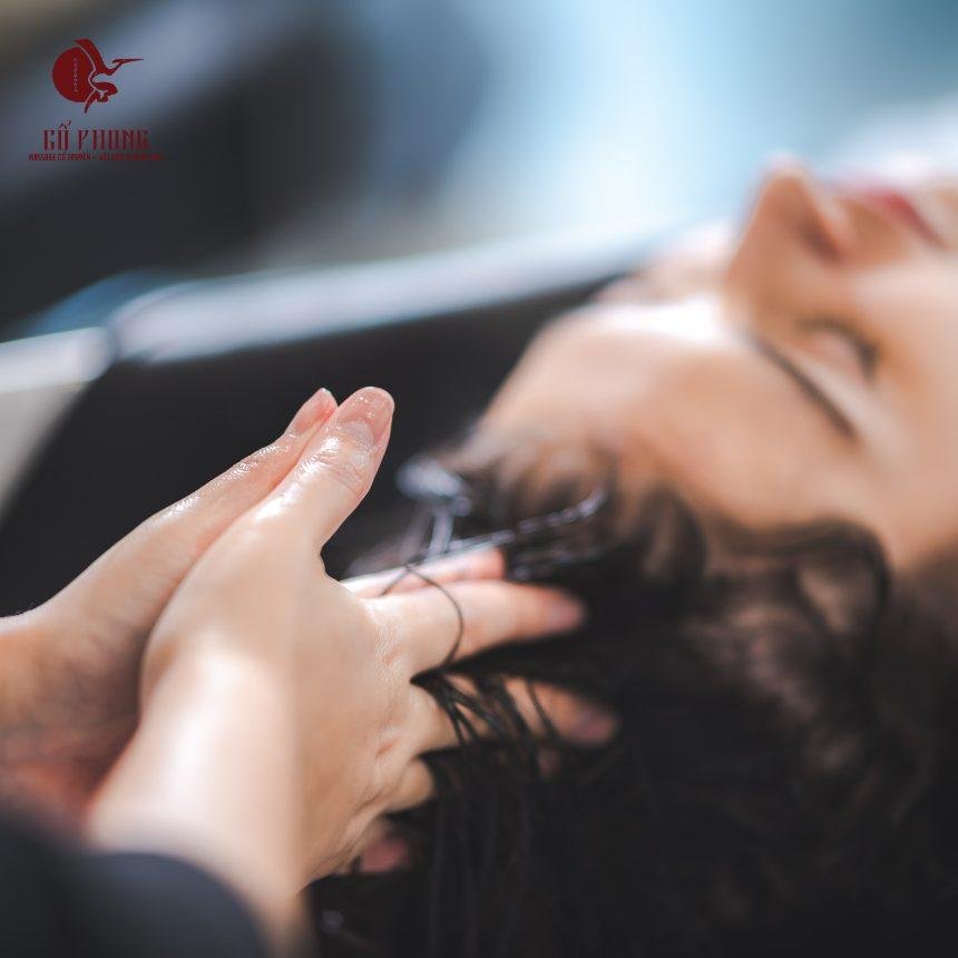 Gội đầu dưỡng sinh bao lâu một lần là tốt nhất? Day ấn huyệt vùng đầu khi gội đầu dưỡng sinh